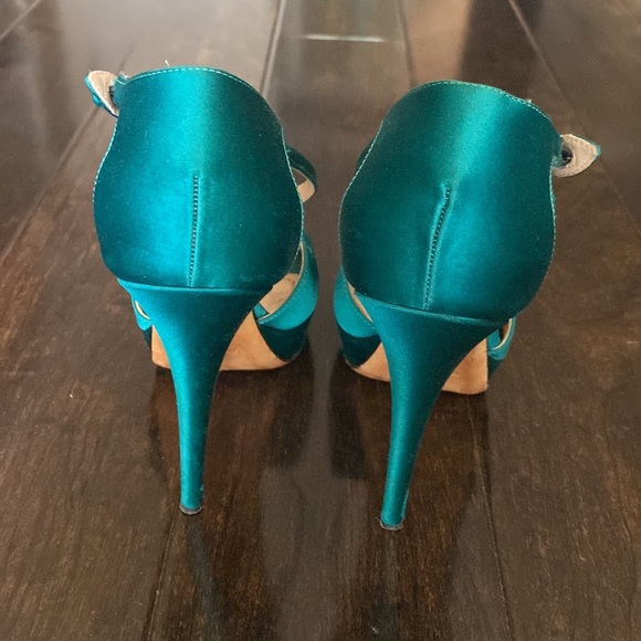 Yves Saint Laurent | Tribute Cross Front Satin Heel - Picture 7 of 9